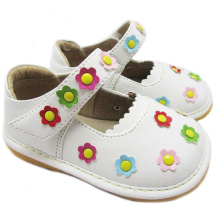 Blanco Squeaky Shoes Girl Pequeñas Flores
